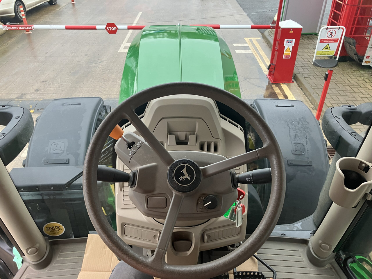 Трактор John Deere 6R 185: фото 15