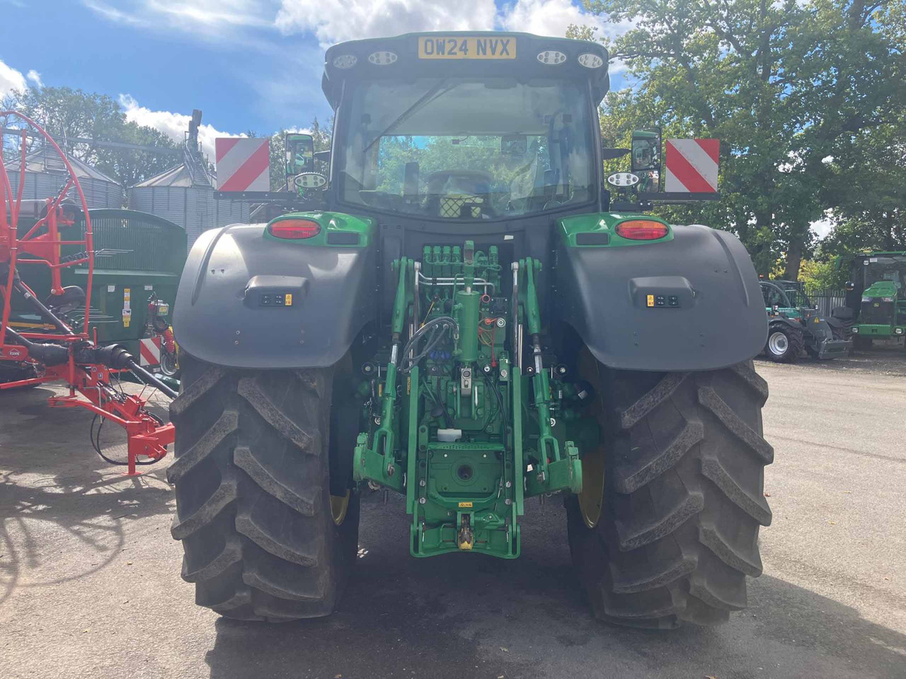 John Deere 6R 195 - Трактор: фото 5 John Deere 6R 195 - Трактор: фото 5