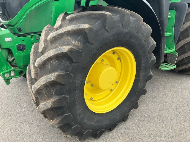 John Deere 6R 195 - Трактор: фото 2 John Deere 6R 195 - Трактор: фото 2