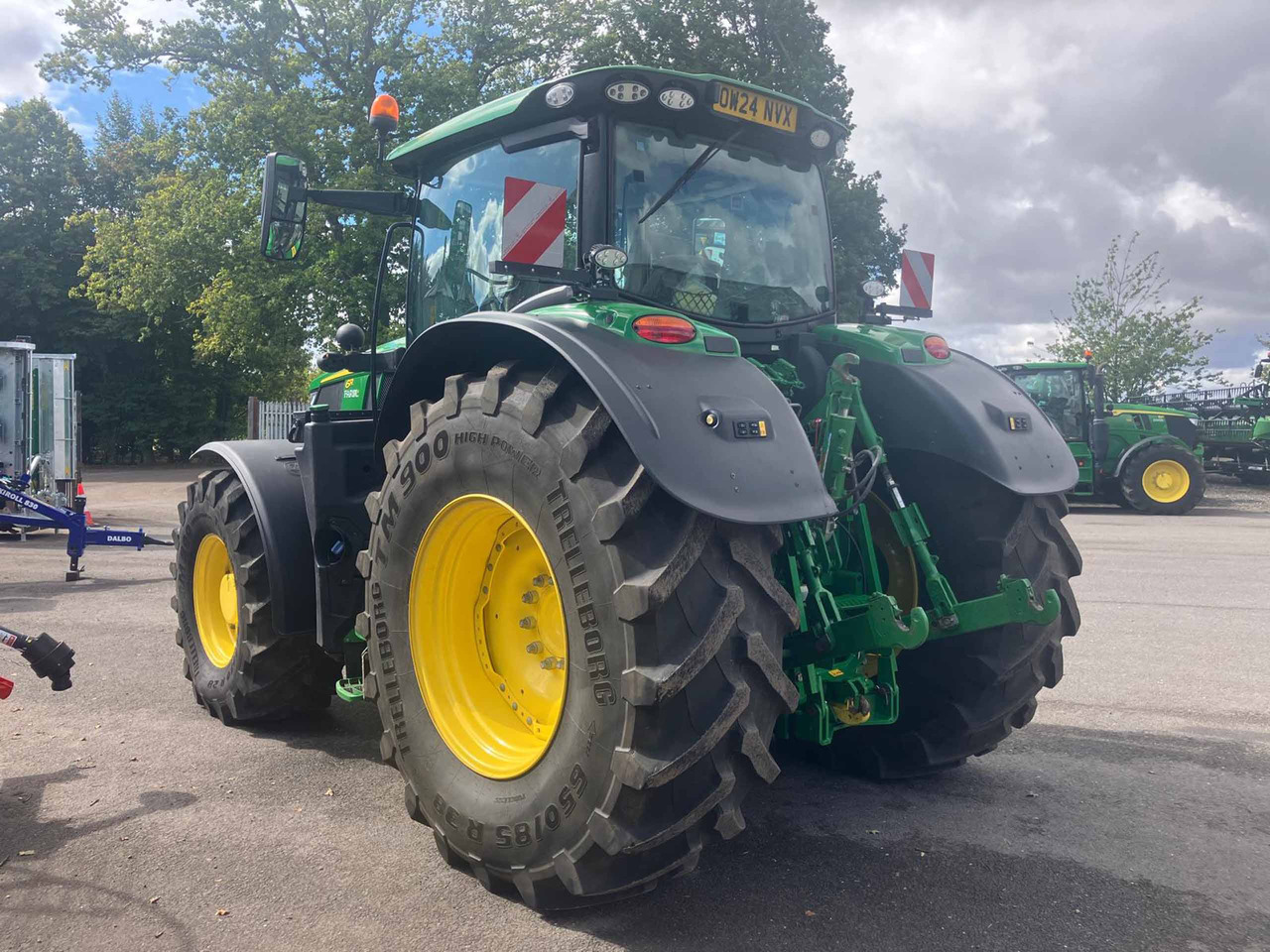 John Deere 6R 195 - Трактор: фото 4 John Deere 6R 195 - Трактор: фото 4