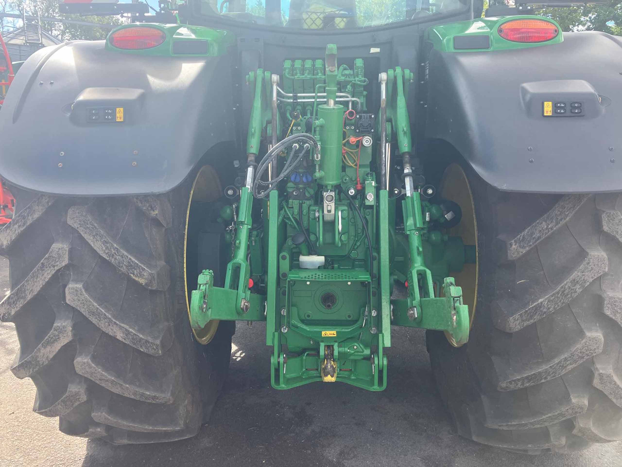 John Deere 6R 195 - Трактор: фото 3 John Deere 6R 195 - Трактор: фото 3