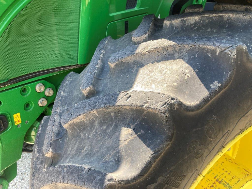 Трактор John Deere 6R 215: фото 19