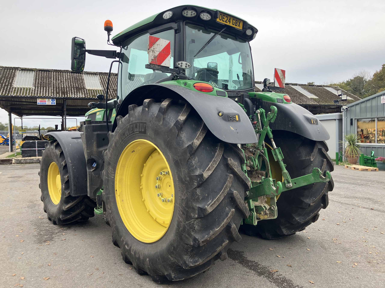 John Deere 6R 215 - Трактор: фото 3 John Deere 6R 215 - Трактор: фото 3