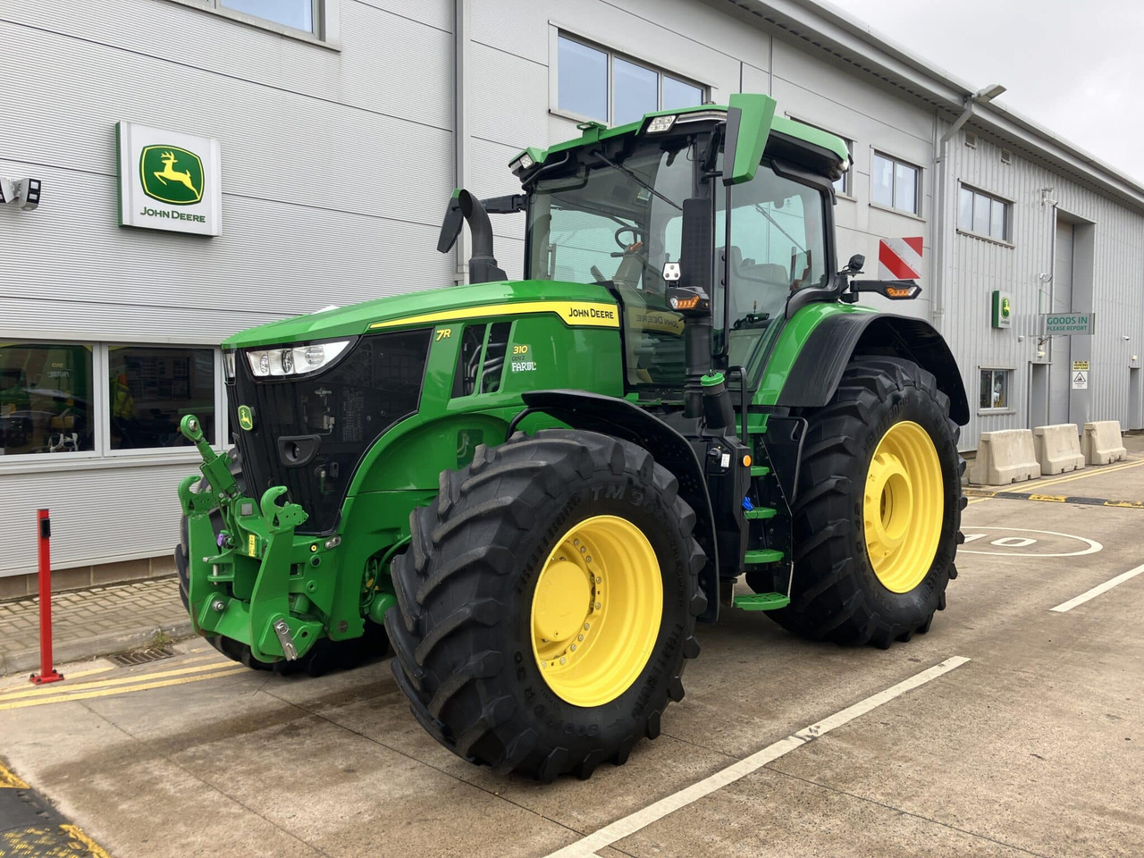 John Deere 7R 310 - Трактор: фото 1 John Deere 7R 310 - Трактор: фото 1
