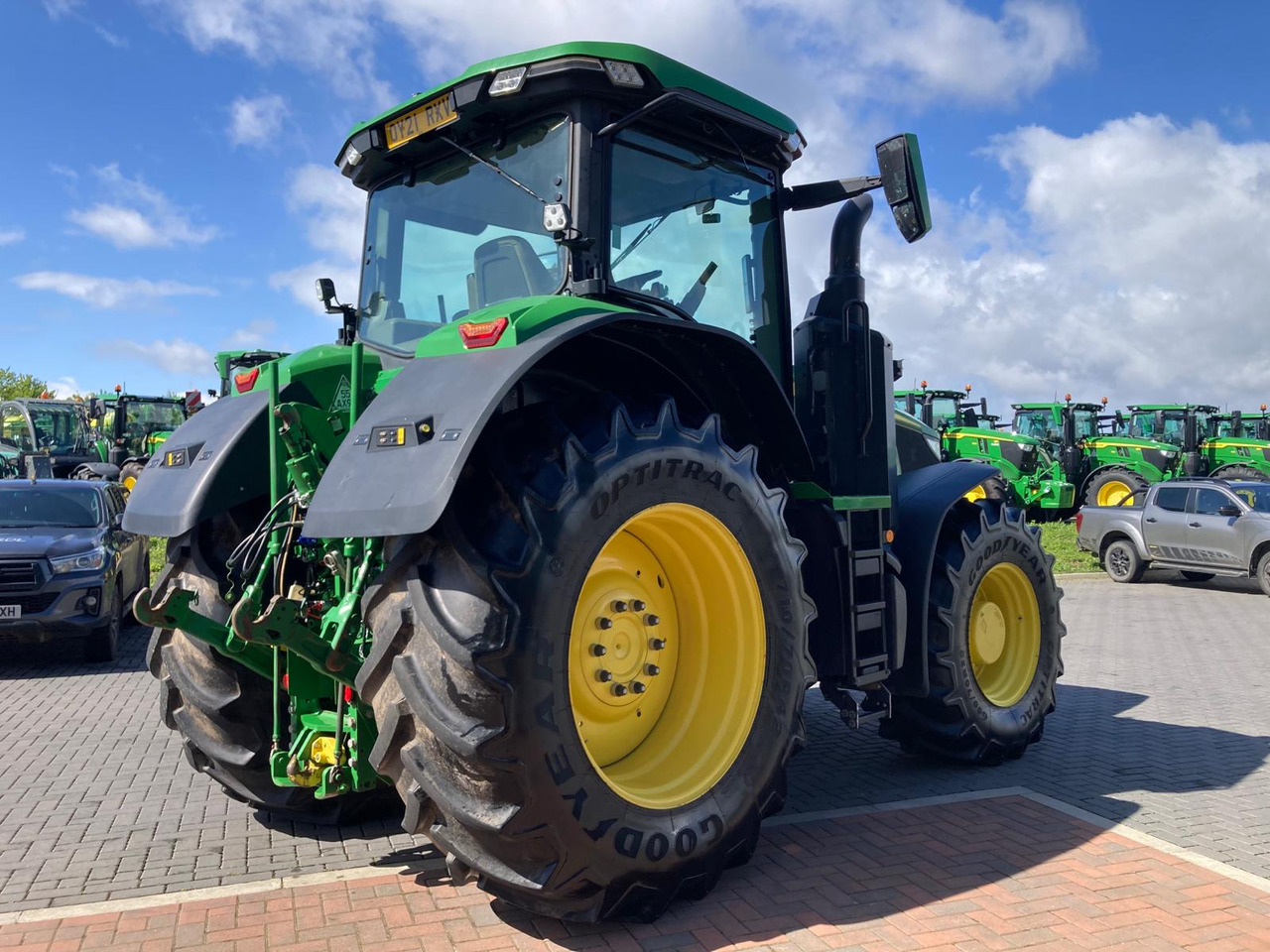 John Deere 7R 310 - Трактор: фото 3 John Deere 7R 310 - Трактор: фото 3