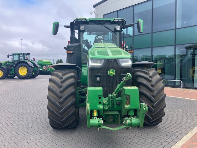 John Deere 8R 370 - Трактор: фото 2 John Deere 8R 370 - Трактор: фото 2