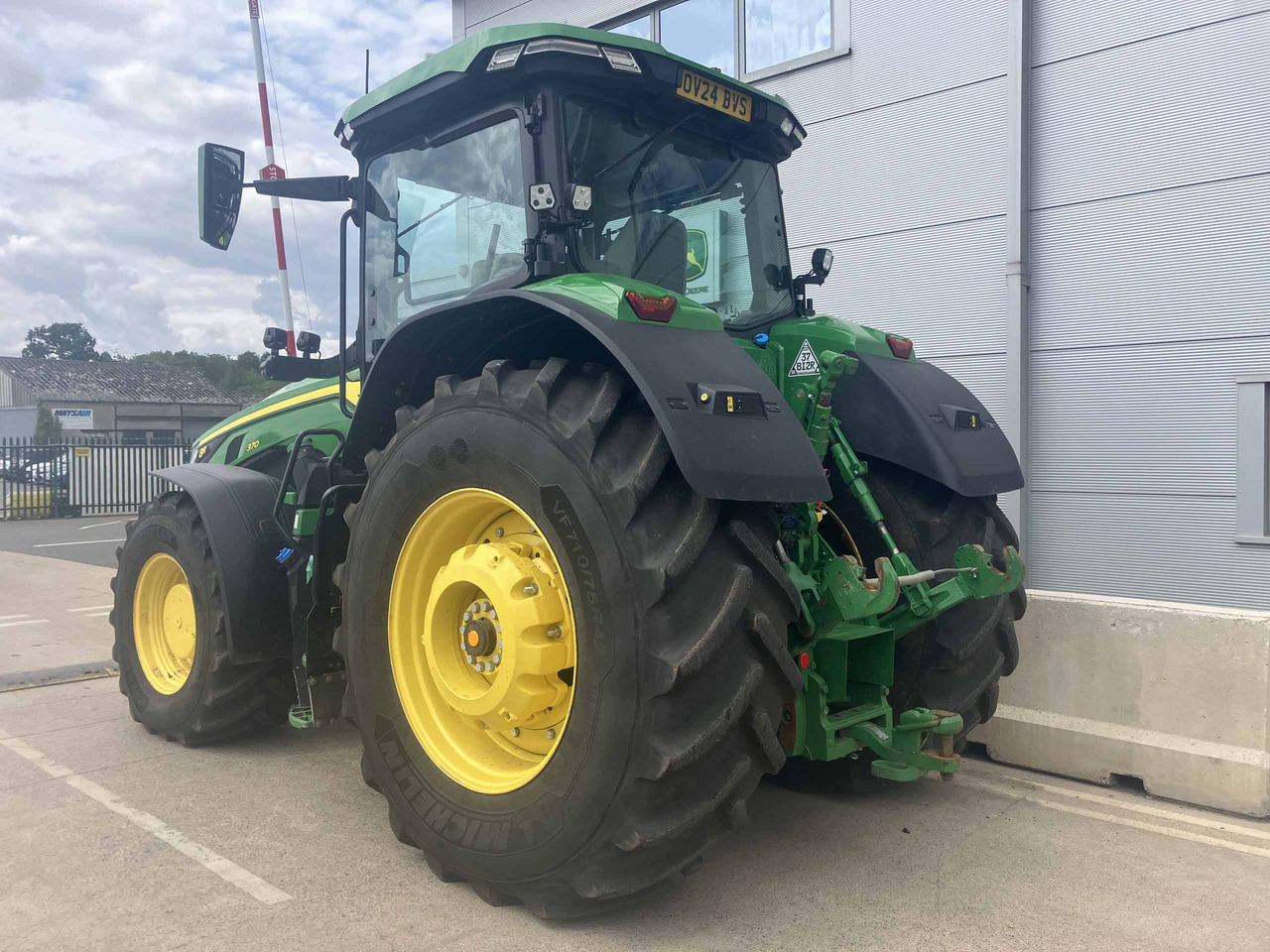 John Deere 8R 370 - Трактор: фото 3 John Deere 8R 370 - Трактор: фото 3