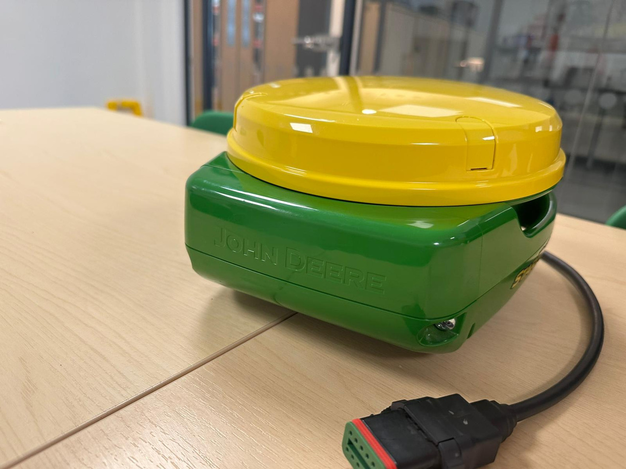 John Deere SF7000 GPS Dome - Система навигации для Сельскохозяйственной техники: фото 3 John Deere SF7000 GPS Dome - Система навигации для Сельскохозяйственной техники: фото 3