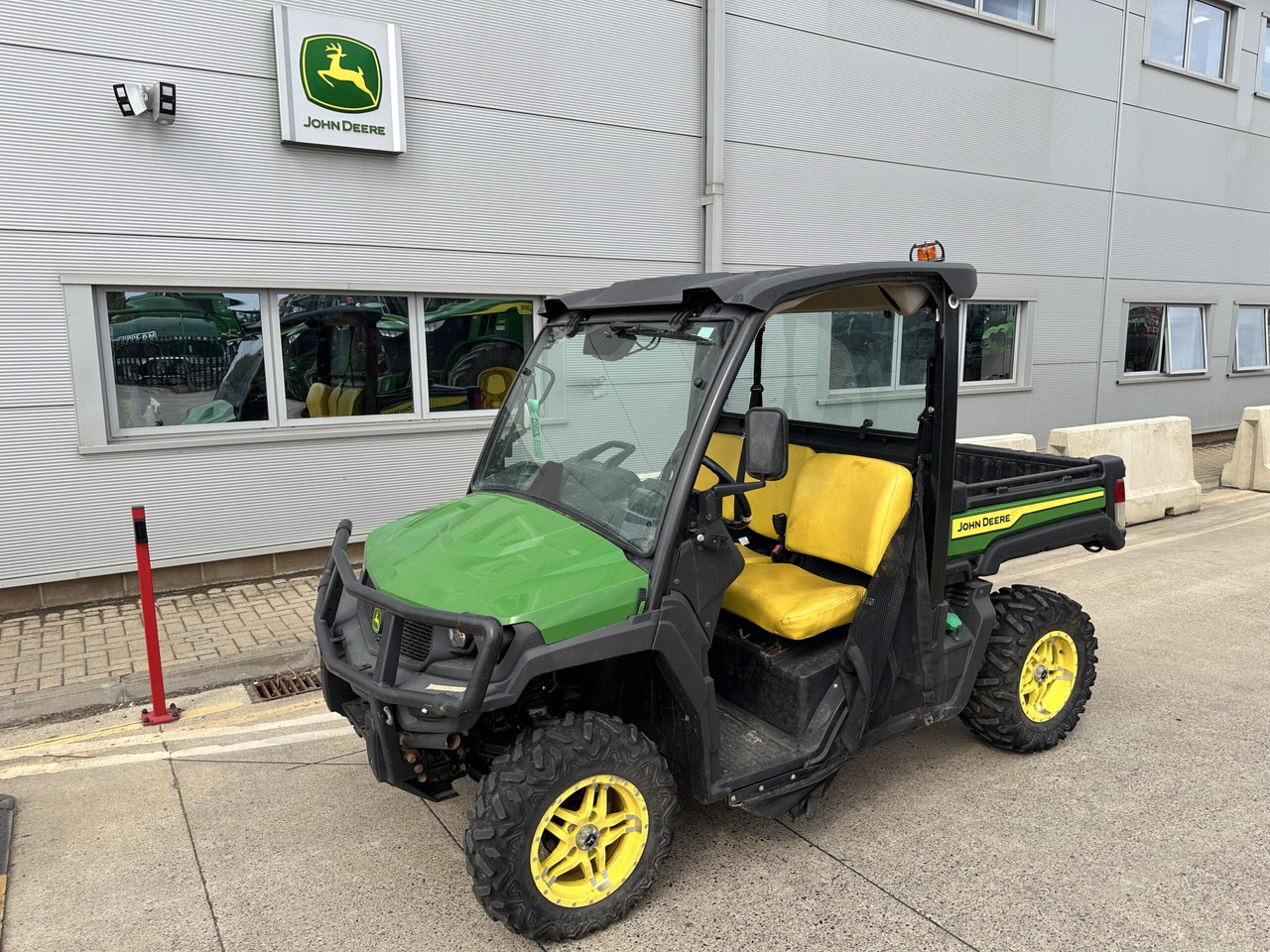 John Deere XUV865M Gator - Квадроцикл: фото 1 John Deere XUV865M Gator - Квадроцикл: фото 1