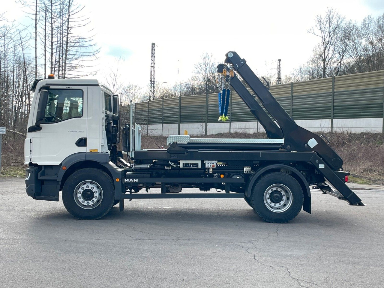 MAN TGM 18.320 4x2 Euro 6e Hyva Absetzkipper - Самосвал, Автоманипулятор: фото 3 MAN TGM 18.320 4x2 Euro 6e Hyva Absetzkipper - Самосвал, Автоманипулятор: фото 3