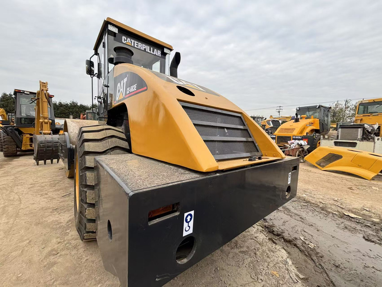 CATERPILLAR CS683E - Каток: фото 2 CATERPILLAR CS683E - Каток: фото 2