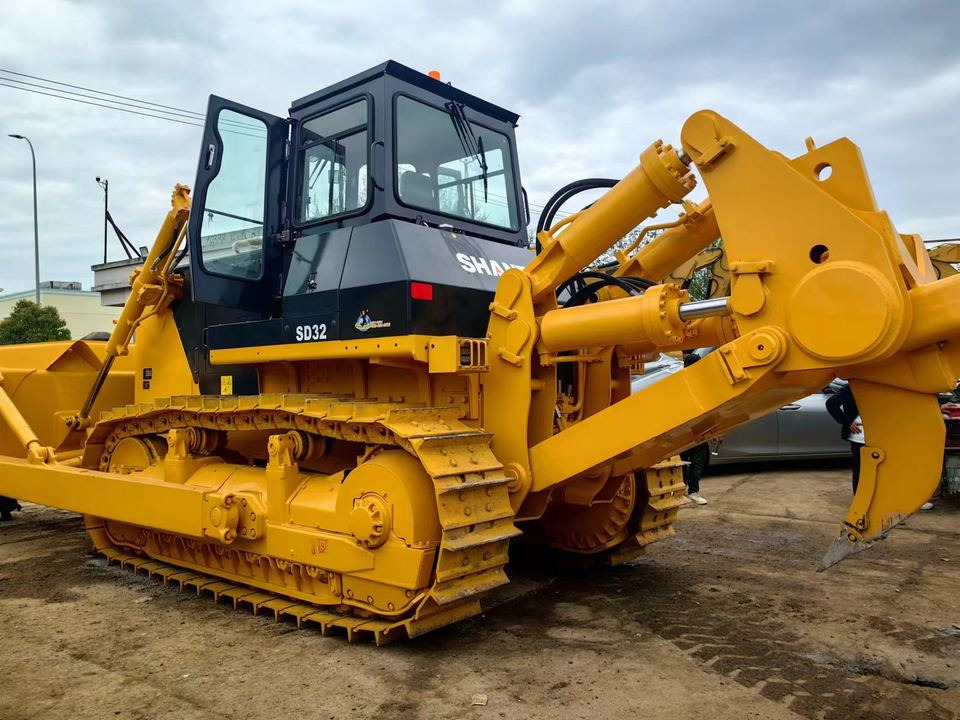 Shantui Second Hand Bulldozer SD32 Original Used Ripper Crawler Bulldozer Core Bearing Including Models SD13 SD16 SD22 SD32 SD42 - Бульдозер: фото 2 Shantui Second Hand Bulldozer SD32 Original Used Ripper Crawler Bulldozer Core Bearing Including Models SD13 SD16 SD22 SD32 SD42 - Бульдозер: фото 2
