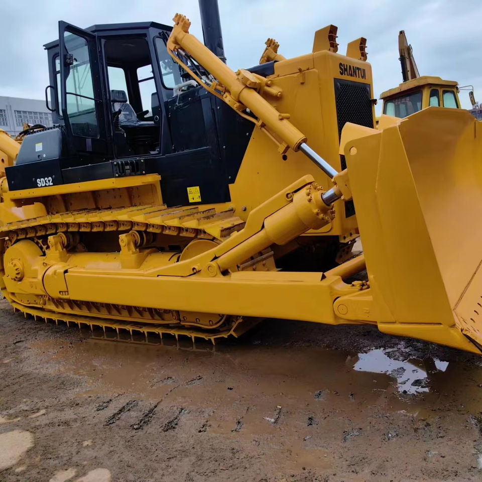 Shantui Second Hand Bulldozer SD32 Original Used Ripper Crawler Bulldozer Core Bearing Including Models SD13 SD16 SD22 SD32 SD42 - Бульдозер: фото 1 Shantui Second Hand Bulldozer SD32 Original Used Ripper Crawler Bulldozer Core Bearing Including Models SD13 SD16 SD22 SD32 SD42 - Бульдозер: фото 1