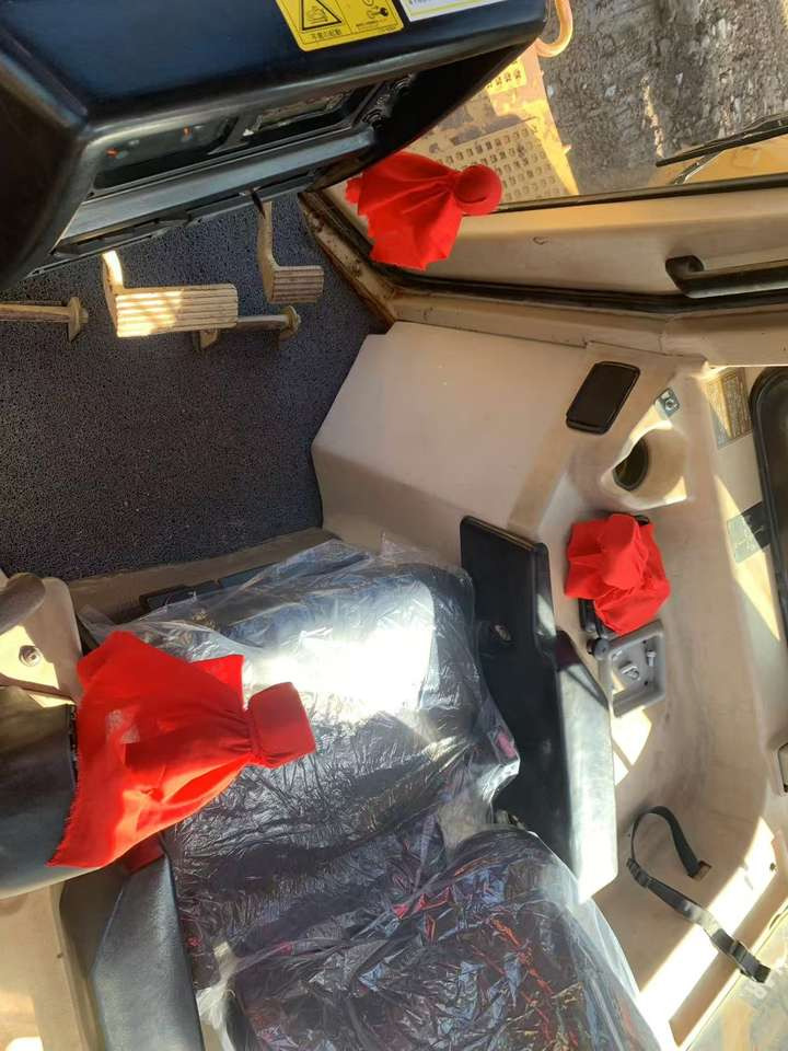 Used Caterpillar Bulldozer D6R, Caterpillar Bulldozer, Caterpillar D6R Bulldozer - Бульдозер: фото 5 Used Caterpillar Bulldozer D6R, Caterpillar Bulldozer, Caterpillar D6R Bulldozer - Бульдозер: фото 5