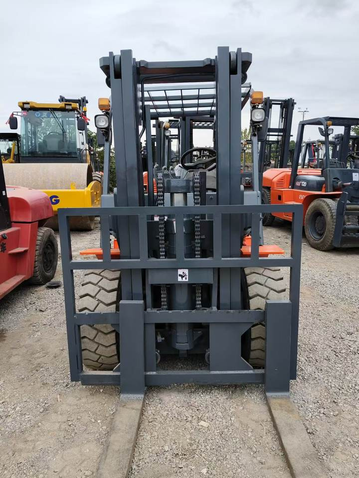Used HELI Compact 5-ton Full Free Lift Mast Forklift Isuzu Engine - Дизельный погрузчик: фото 4 Used HELI Compact 5-ton Full Free Lift Mast Forklift Isuzu Engine - Дизельный погрузчик: фото 4