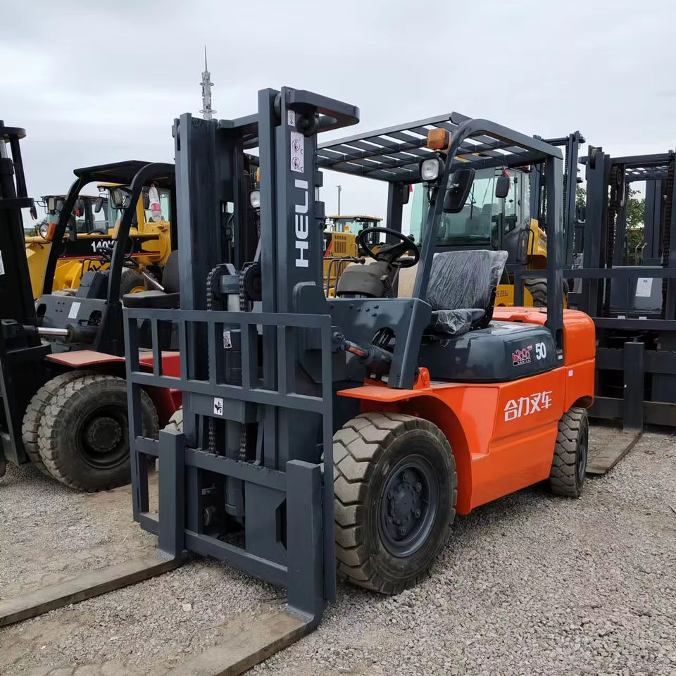 Used HELI Compact 5-ton Full Free Lift Mast Forklift Isuzu Engine - Дизельный погрузчик: фото 1 Used HELI Compact 5-ton Full Free Lift Mast Forklift Isuzu Engine - Дизельный погрузчик: фото 1