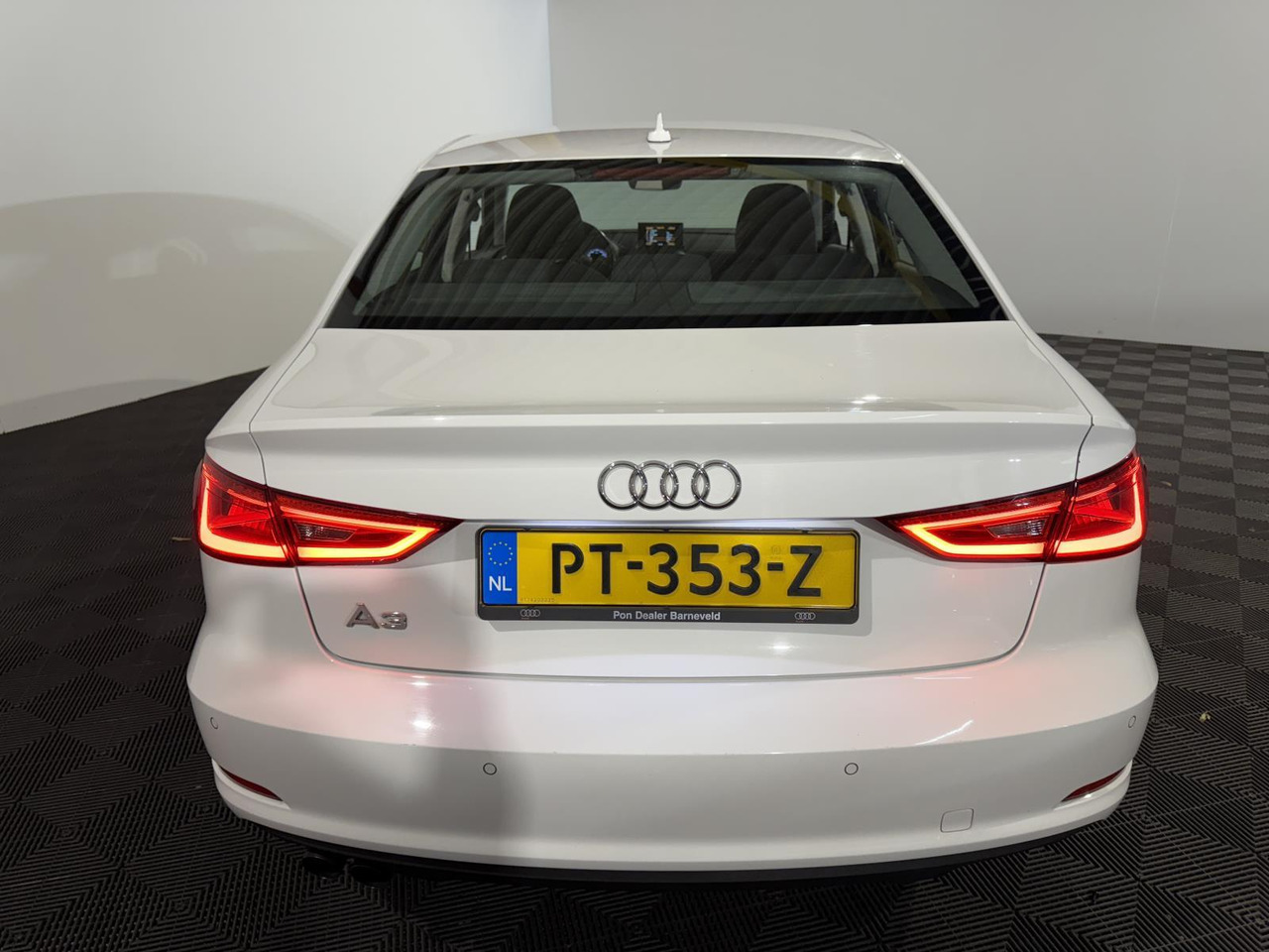 Audi | A3 Limousine | 1.4 TFSI Attraction Pro Line Plus Automaat | 2016 | 256.538 km | PT353Z | Geen oordeel - Седан: фото 5 Audi | A3 Limousine | 1.4 TFSI Attraction Pro Line Plus Automaat | 2016 | 256.538 km | PT353Z | Geen oordeel - Седан: фото 5