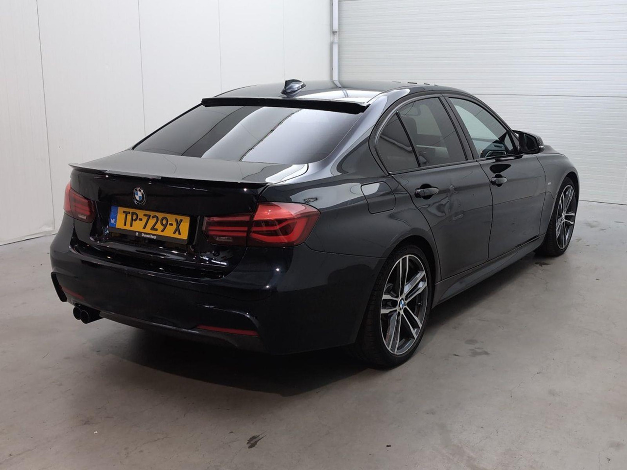 BMW 3-serie 330i Edition M Sport Shadow High Executive | 2018 | 184.569 km | Automaat | TP729X | NAP: Logisch - Седан: фото 4 BMW 3-serie 330i Edition M Sport Shadow High Executive | 2018 | 184.569 km | Automaat | TP729X | NAP: Logisch - Седан: фото 4