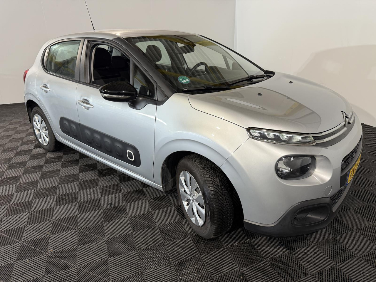 Citroen | C3 | 1.2 PureTech Feel 105g | 2016 | 175.577 km | KX240S | Logisch - Хэтчбек: фото 2 Citroen | C3 | 1.2 PureTech Feel 105g | 2016 | 175.577 km | KX240S | Logisch - Хэтчбек: фото 2