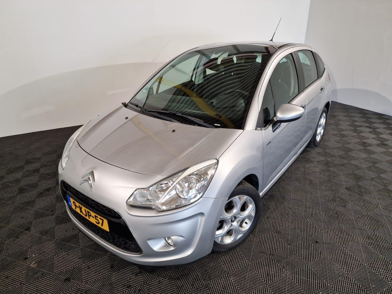 Citroen C3 1.6 Vti 9-KJP-57 193.593 km - Легковой автомобиль: фото 1 Citroen C3 1.6 Vti 9-KJP-57 193.593 km - Легковой автомобиль: фото 1