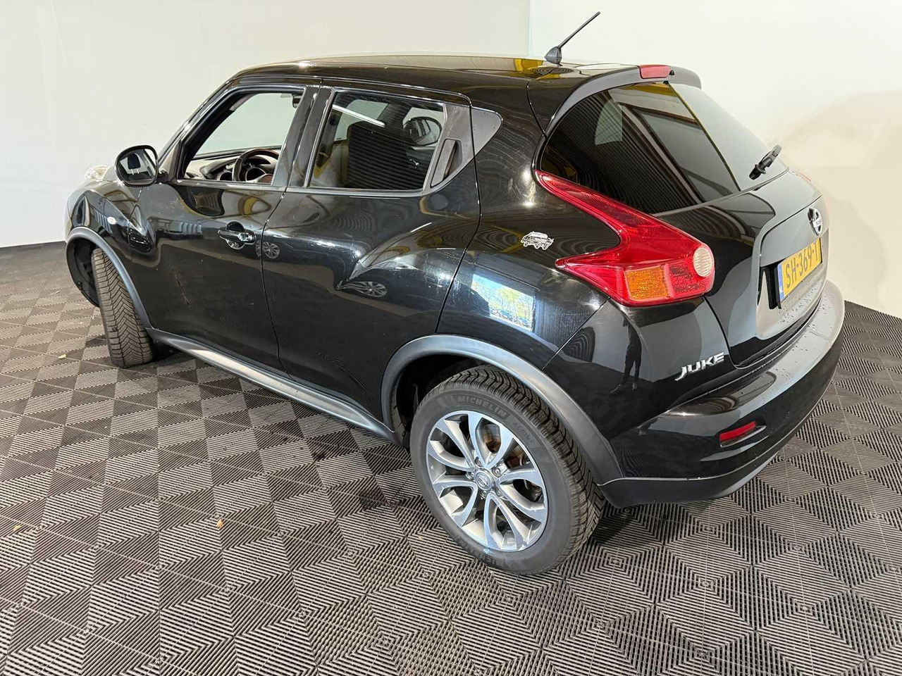 Nissan Juke 1.6 Tekna SH-369-T 215.081 km - Другая техника: фото 2 Nissan Juke 1.6 Tekna SH-369-T 215.081 km - Другая техника: фото 2