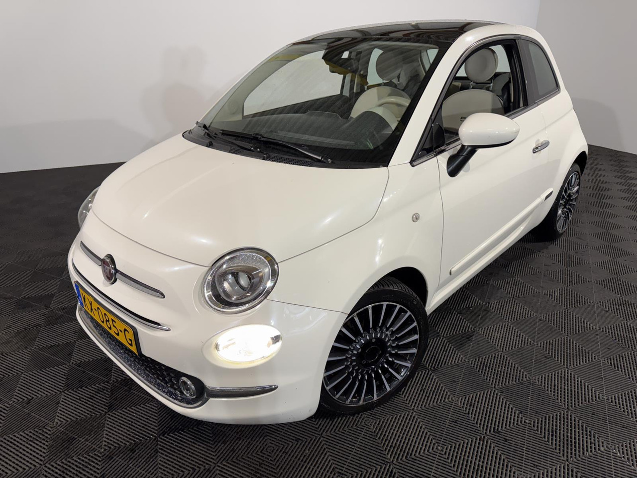 Fiat | 500 | 0.9 TwinAir Turbo Lounge | 2017 | 174.274 km | KX085G | Logisch - Хэтчбек: фото 1 Fiat | 500 | 0.9 TwinAir Turbo Lounge | 2017 | 174.274 km | KX085G | Logisch - Хэтчбек: фото 1