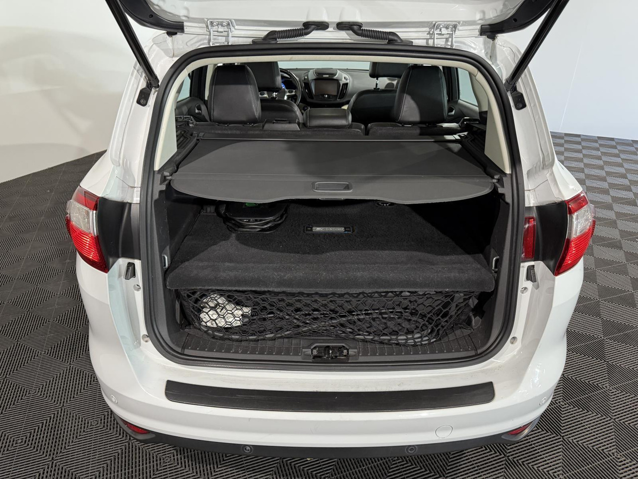 Ford C-Max 2.0 Plug-in Hybrid Titanium Plus | 2015 | 233.632 km | HL-834-P - Легковой автомобиль: фото 5 Ford C-Max 2.0 Plug-in Hybrid Titanium Plus | 2015 | 233.632 km | HL-834-P - Легковой автомобиль: фото 5