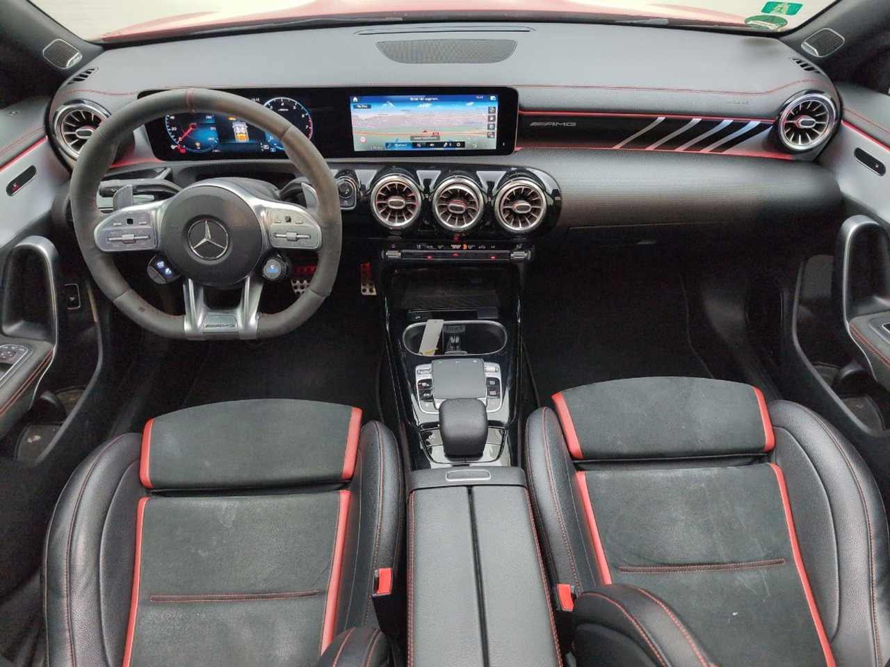 Mercedes-Benz CLA-klasse AMG 35 4MATIC Premium Plus | 2019 | 115.644 km | Automaat | K549PF | NAP: Geen oordeel - Седан: фото 5 Mercedes-Benz CLA-klasse AMG 35 4MATIC Premium Plus | 2019 | 115.644 km | Automaat | K549PF | NAP: Geen oordeel - Седан: фото 5