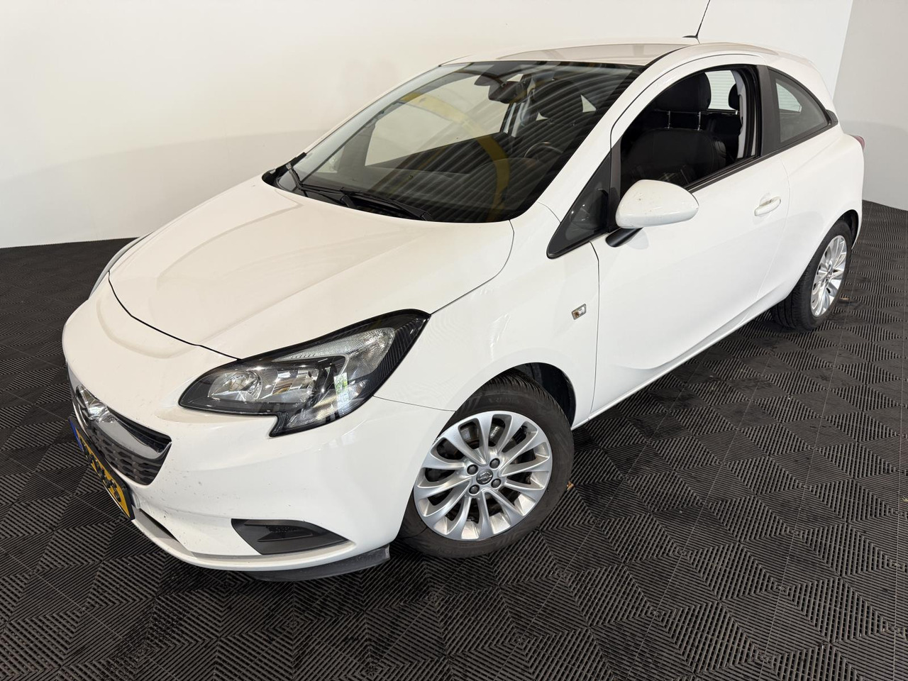 Opel Corsa 1.3 CDTI Business+ 2016 274.545 km JB-136-S - Хэтчбек: фото 1 Opel Corsa 1.3 CDTI Business+ 2016 274.545 km JB-136-S - Хэтчбек: фото 1