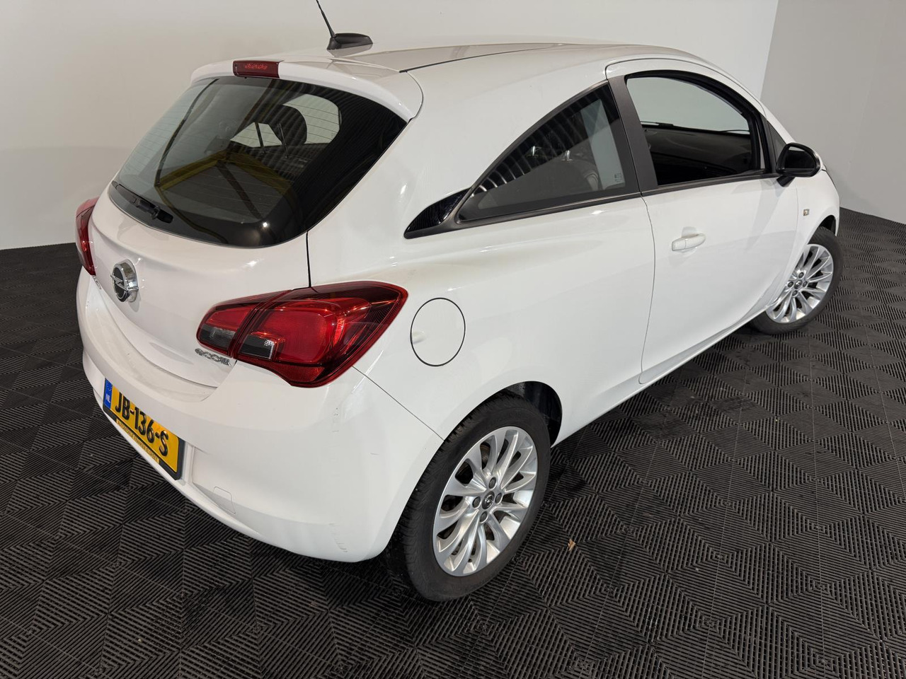 Opel Corsa 1.3 CDTI Business+ 2016 274.545 km JB-136-S - Хэтчбек: фото 5 Opel Corsa 1.3 CDTI Business+ 2016 274.545 km JB-136-S - Хэтчбек: фото 5