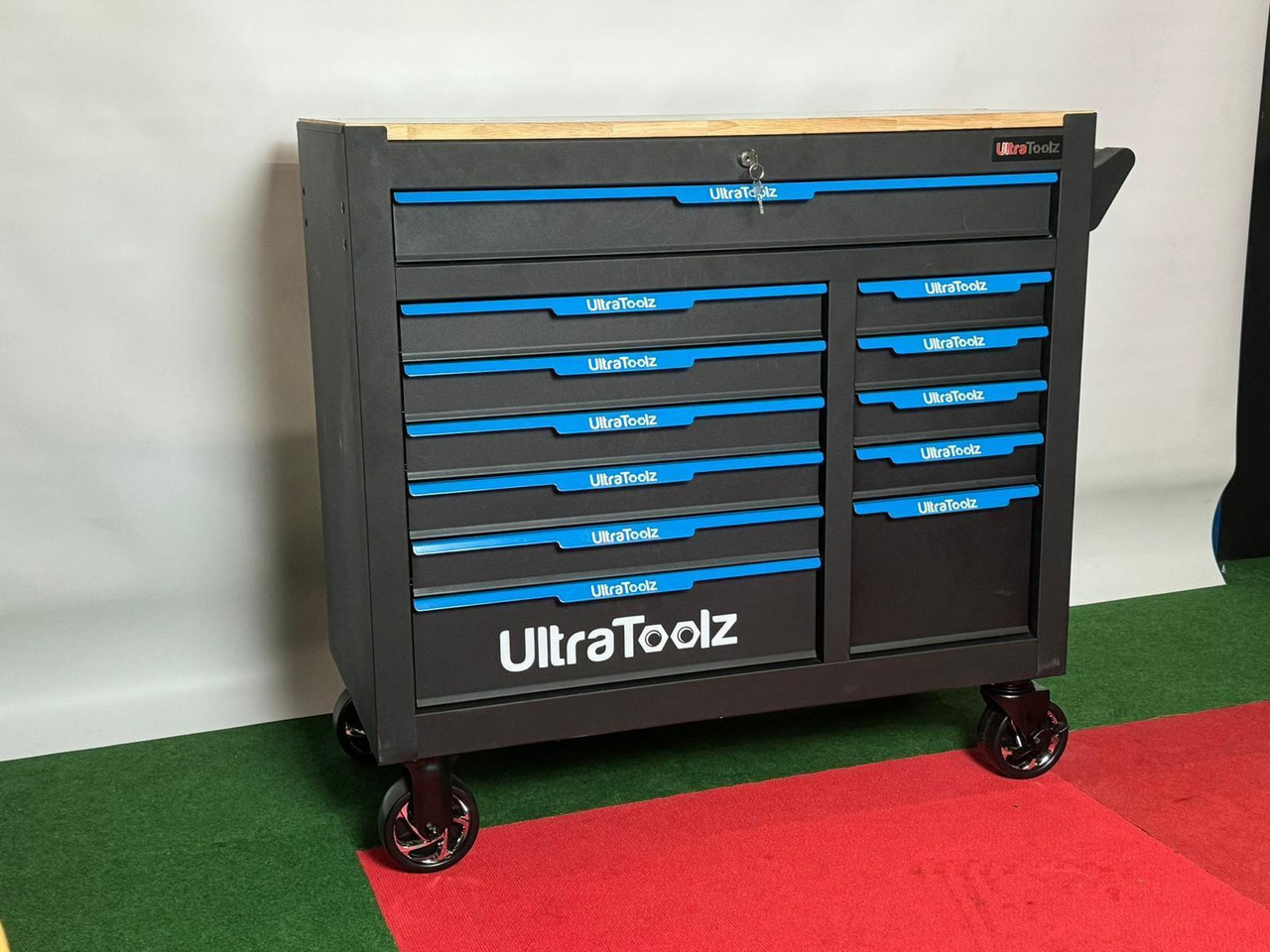 UltraToolz Jumbo gereedschapswagen - Оборудование для мастерских: фото 1 UltraToolz Jumbo gereedschapswagen - Оборудование для мастерских: фото 1