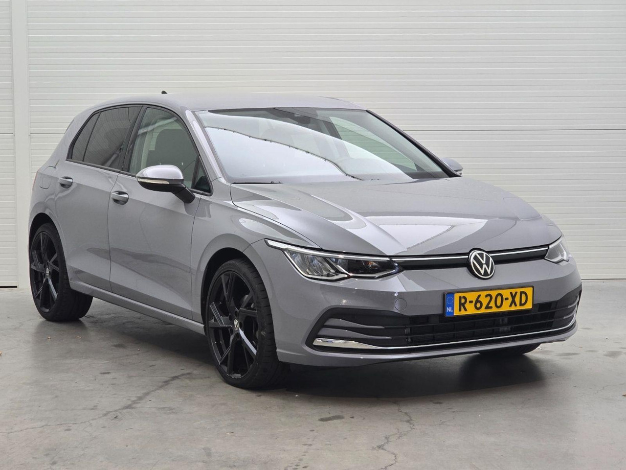 Volkswagen Golf 1.5 eTSI R - Line Business+ | 2022 | 46.250 km | Automaat | R620XD | NAP: Geen oordeel - Хэтчбек: фото 2 Volkswagen Golf 1.5 eTSI R - Line Business+ | 2022 | 46.250 km | Automaat | R620XD | NAP: Geen oordeel - Хэтчбек: фото 2
