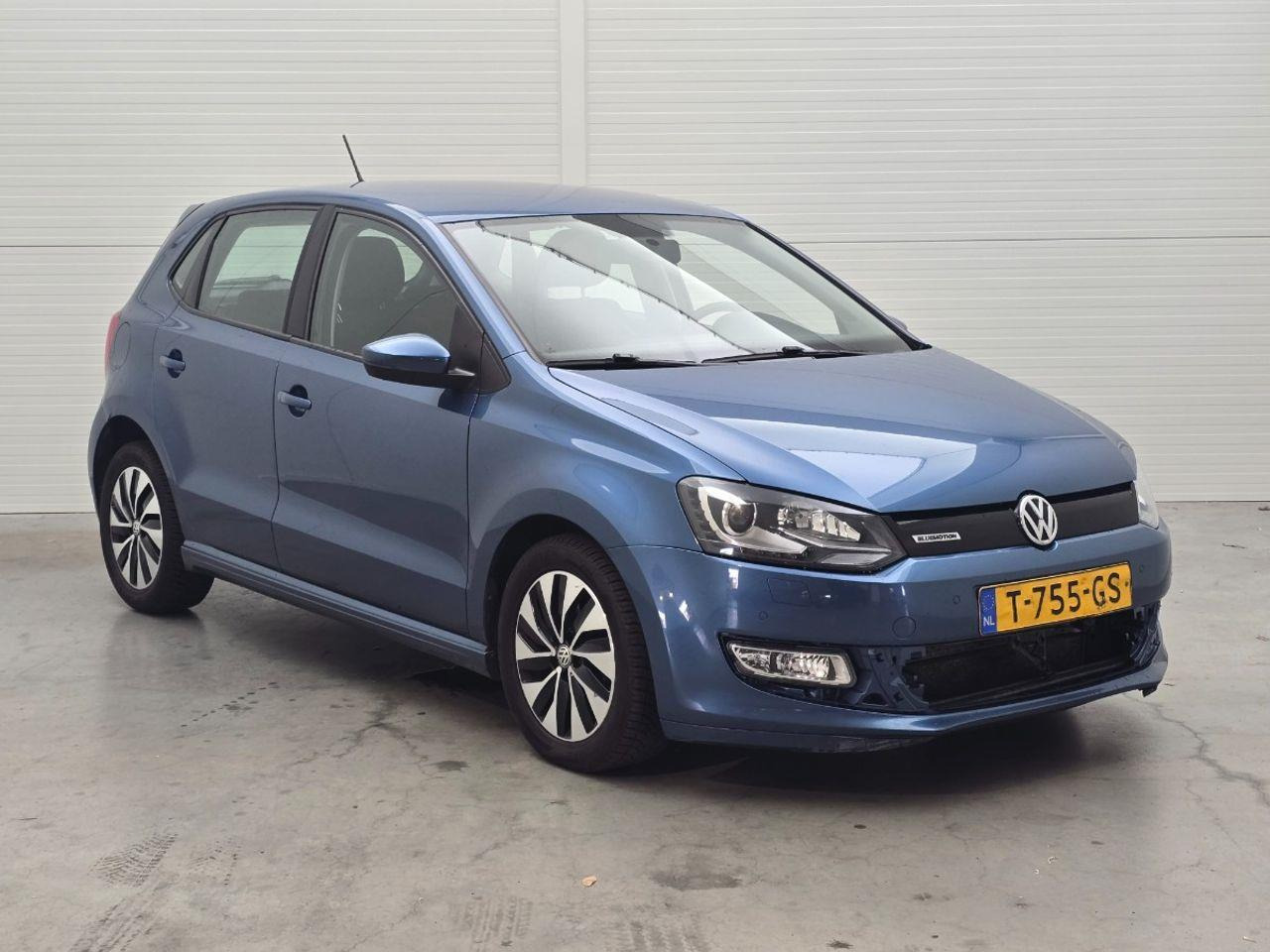 Volkswagen Polo 1.0 BlueMotion Edition | 2017 | 193.145 km | Automaat | T755GS | NAP: Geen oordeel - Хэтчбек: фото 2 Volkswagen Polo 1.0 BlueMotion Edition | 2017 | 193.145 km | Automaat | T755GS | NAP: Geen oordeel - Хэтчбек: фото 2