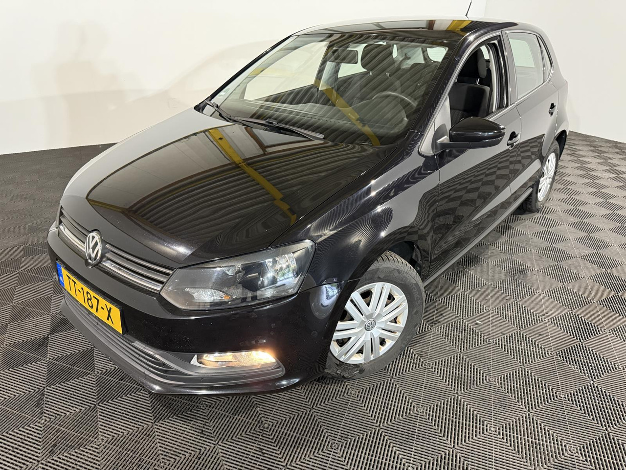 Volkswagen | Polo | 1.0 Comfortline Connected Series | 2017 | 178.442 km | TT187X | Geen oordeel - Хэтчбек: фото 1 Volkswagen | Polo | 1.0 Comfortline Connected Series | 2017 | 178.442 km | TT187X | Geen oordeel - Хэтчбек: фото 1