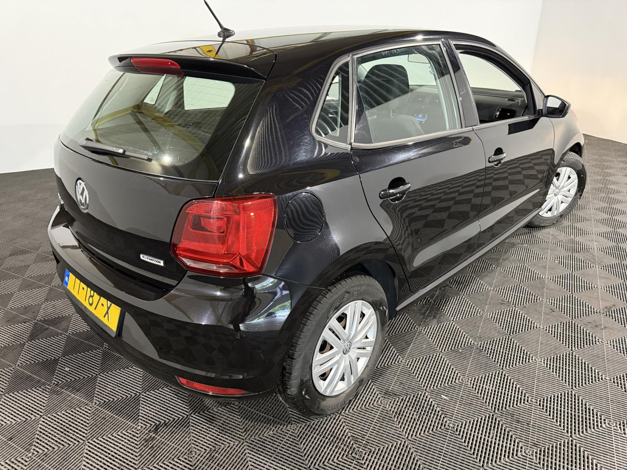 Volkswagen | Polo | 1.0 Comfortline Connected Series | 2017 | 178.442 km | TT187X | Geen oordeel - Хэтчбек: фото 2 Volkswagen | Polo | 1.0 Comfortline Connected Series | 2017 | 178.442 km | TT187X | Geen oordeel - Хэтчбек: фото 2