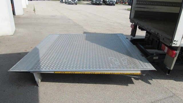 Грузовик с закрытым кузовом Mercedes-Benz 1224L Koffer LBW 2 to. Klima, neuer Tacho 4.1: фото 8