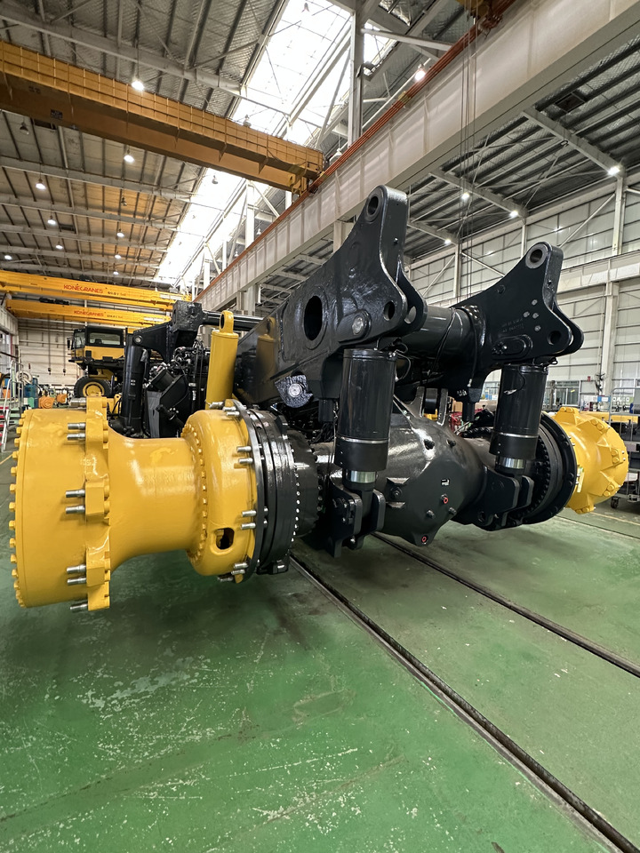 KOMATSU 785-7 - Карьерный самосвал: фото 2 KOMATSU 785-7 - Карьерный самосвал: фото 2