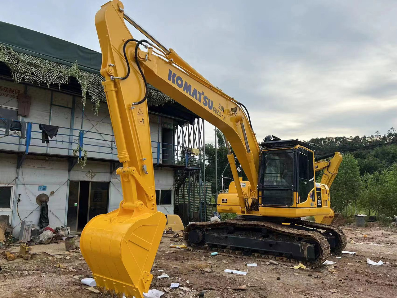 Komatsu PC200-7 - Гусеничный экскаватор: фото 1 Komatsu PC200-7 - Гусеничный экскаватор: фото 1