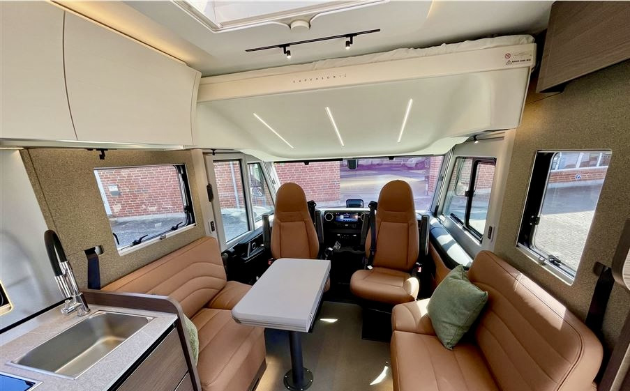 ADRIA Super Sonic 780 DC - Интегрированный автодом: фото 4 ADRIA Super Sonic 780 DC - Интегрированный автодом: фото 4