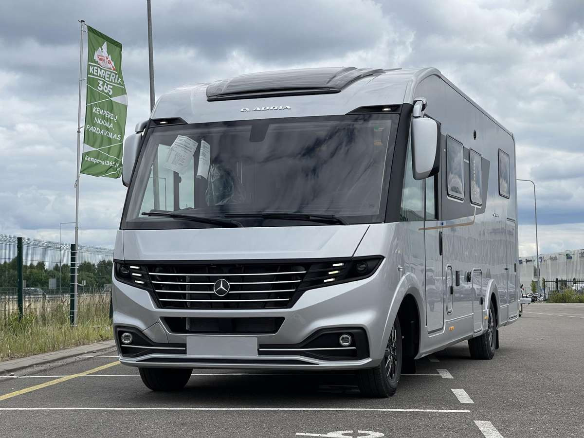 ADRIA Super Sonic 780 DC - Интегрированный автодом: фото 1 ADRIA Super Sonic 780 DC - Интегрированный автодом: фото 1