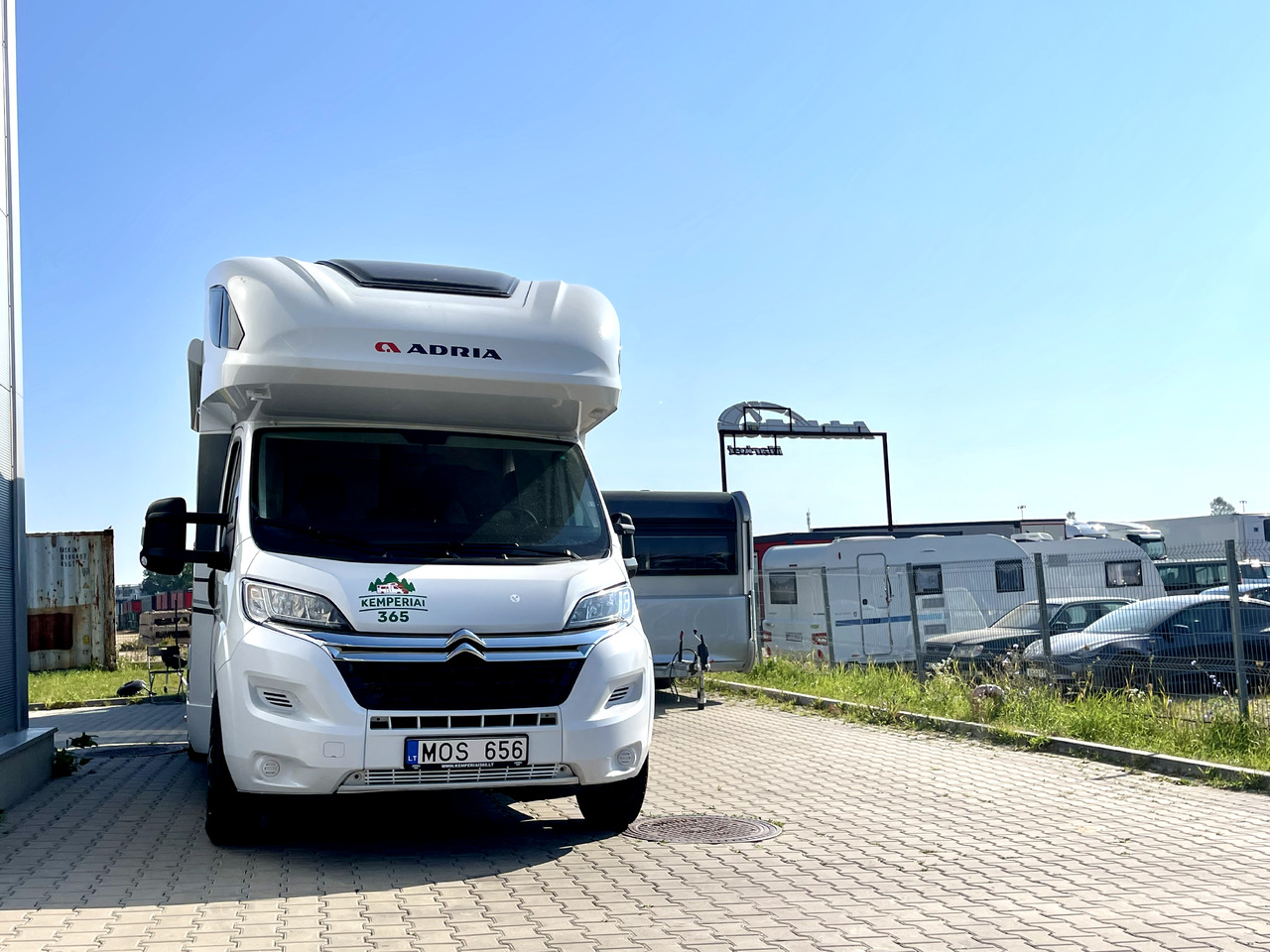 Adria Coral Xl 600 DP - Альковный автодом: фото 1 Adria Coral Xl 600 DP - Альковный автодом: фото 1