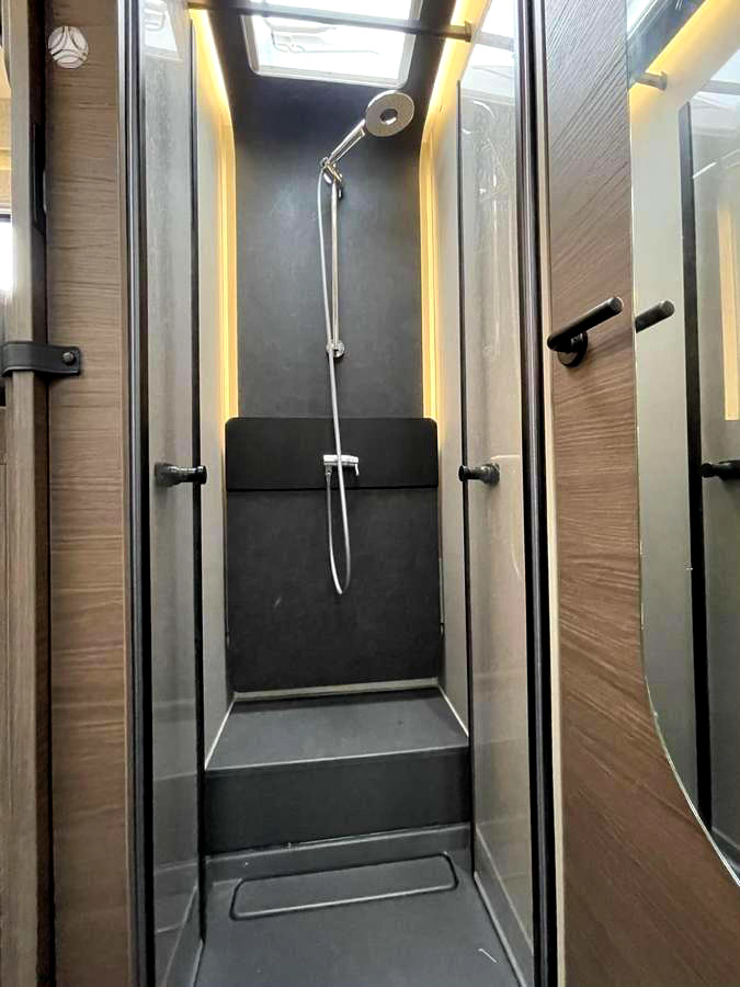 Интегрированный автодом Adria Super Sonic 780 SL: фото 16