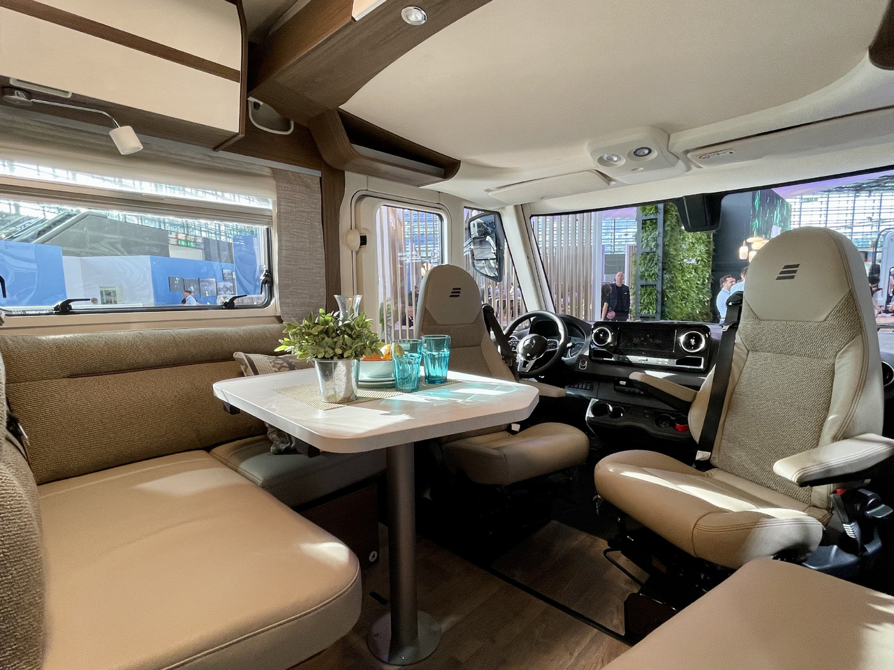 Hymer Hymer BMLI 880 MasterLine - Интегрированный автодом: фото 4 Hymer Hymer BMLI 880 MasterLine - Интегрированный автодом: фото 4