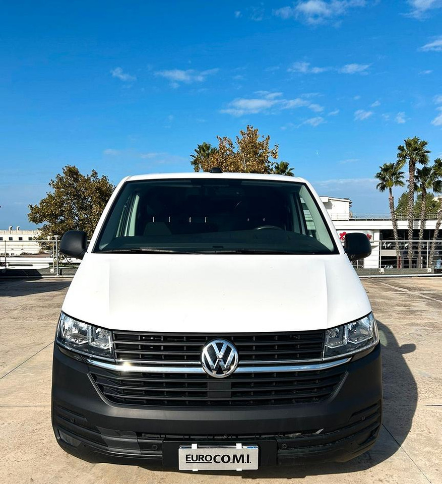 Volkswagen Transporter 2.0 TDi 150 cv - Цельнометаллический фургон: фото 2 Volkswagen Transporter 2.0 TDi 150 cv - Цельнометаллический фургон: фото 2
