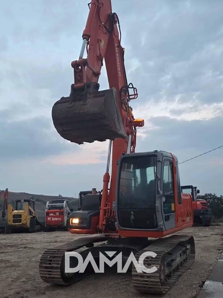 HITACHI ZX130 - Гусеничный экскаватор: фото 1 HITACHI ZX130 - Гусеничный экскаватор: фото 1