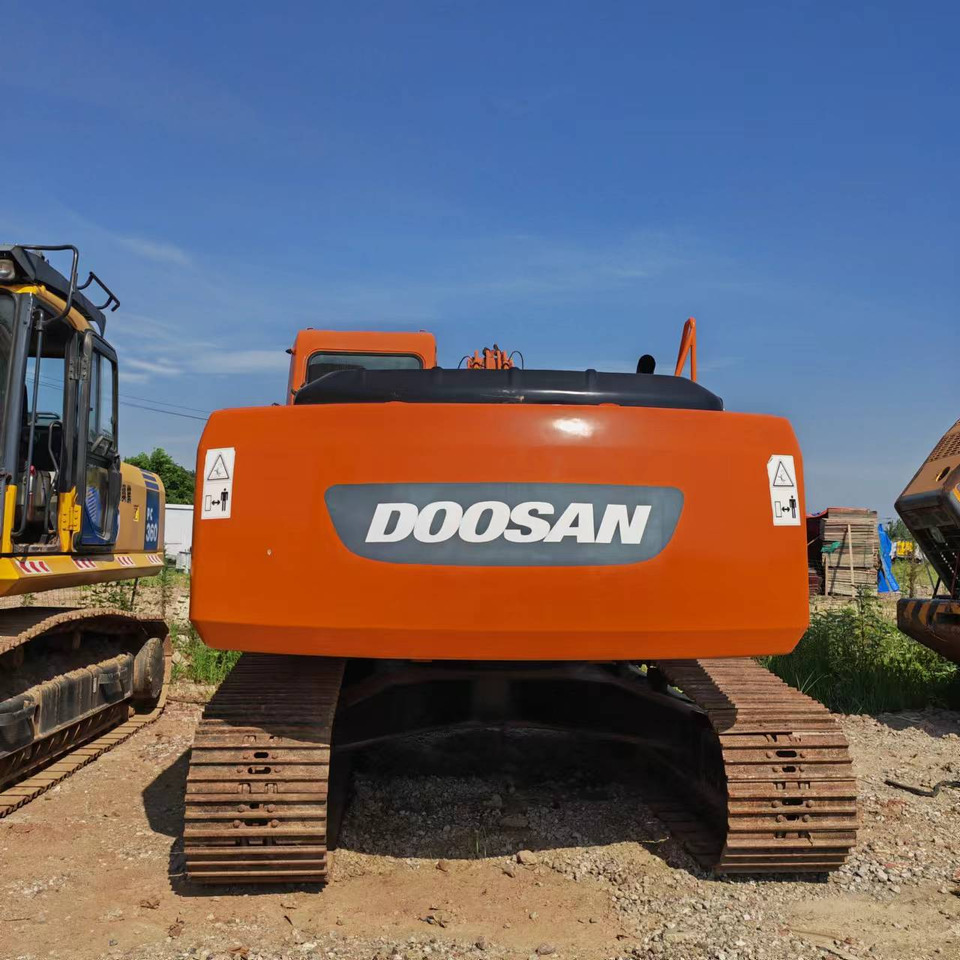 DOOSAN DH220 - Гусеничный экскаватор: фото 3 DOOSAN DH220 - Гусеничный экскаватор: фото 3