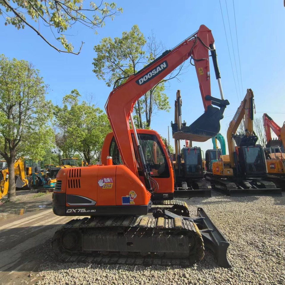 DOOSAN DX75 - Гусеничный экскаватор: фото 4 DOOSAN DX75 - Гусеничный экскаватор: фото 4