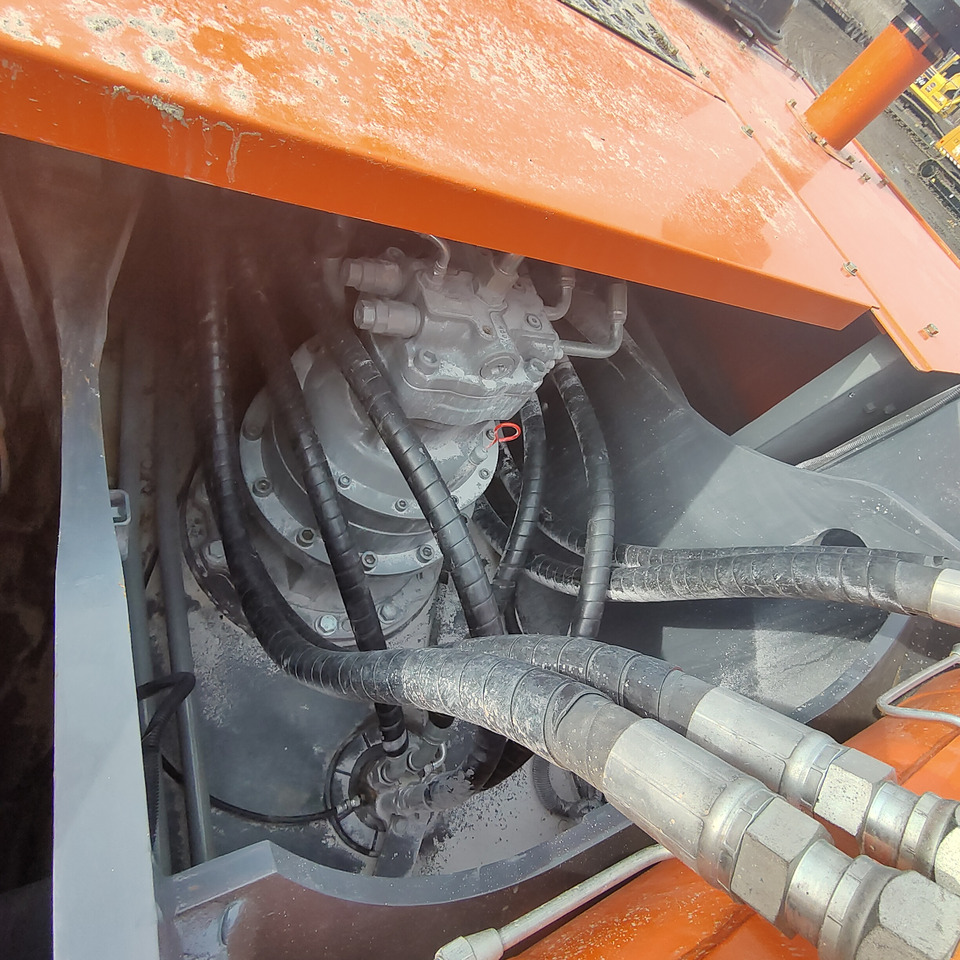 HITACHI ZX350 - Гусеничный экскаватор: фото 5 HITACHI ZX350 - Гусеничный экскаватор: фото 5