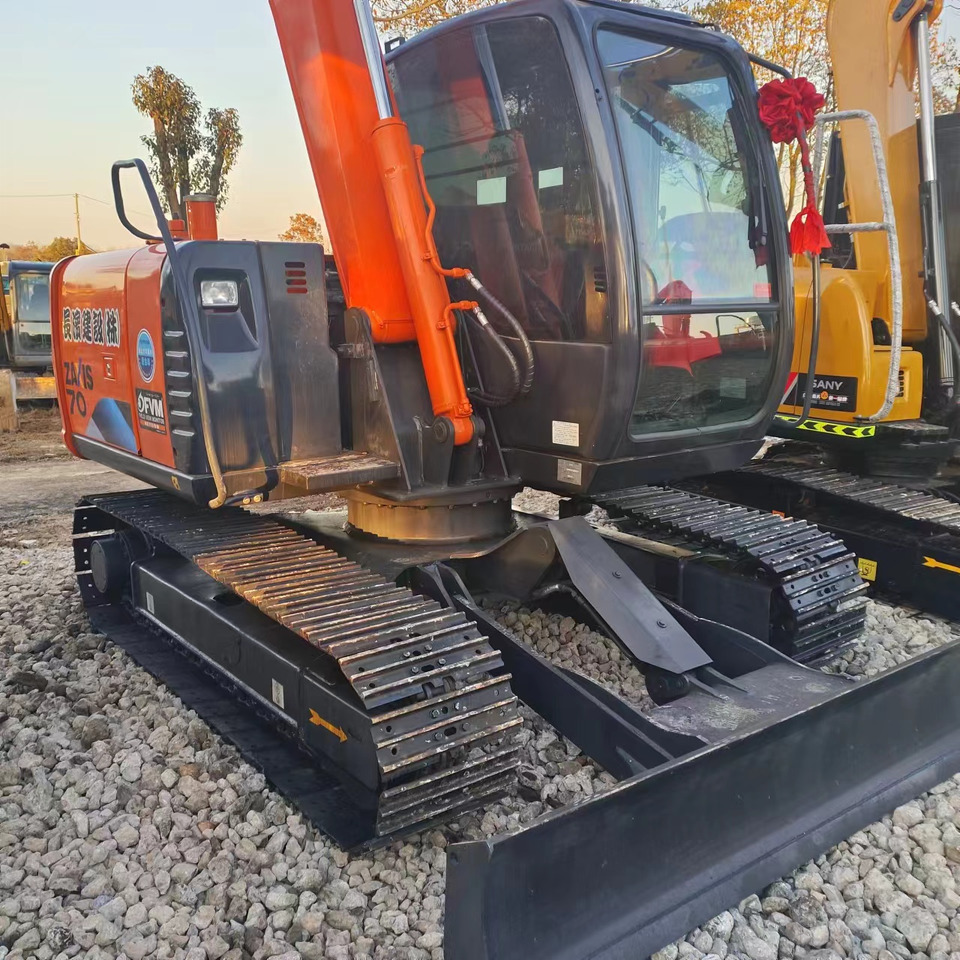 HITACHI ZX70 - Гусеничный экскаватор: фото 3 HITACHI ZX70 - Гусеничный экскаватор: фото 3