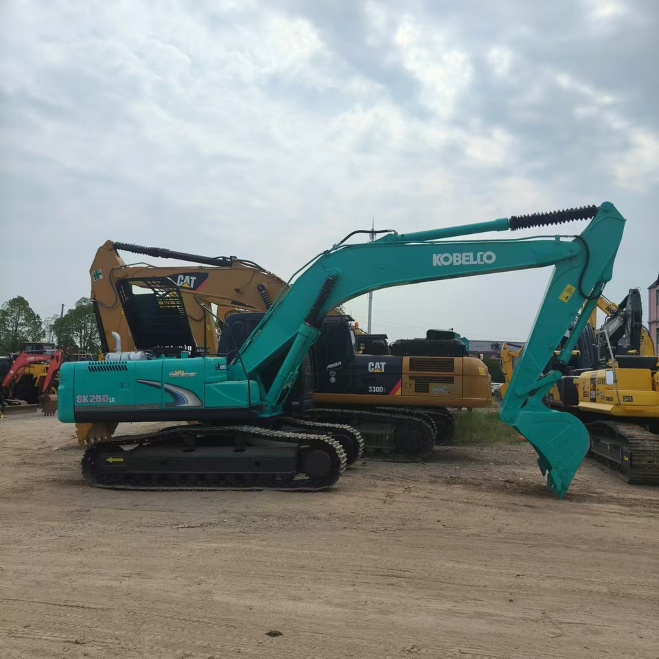 KOBELCO SK260 - Гусеничный экскаватор: фото 1 KOBELCO SK260 - Гусеничный экскаватор: фото 1